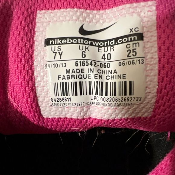 NIKE SHOX Black and Pink Excellent Condition size 7Y=8.5 - Picture 5 of 6